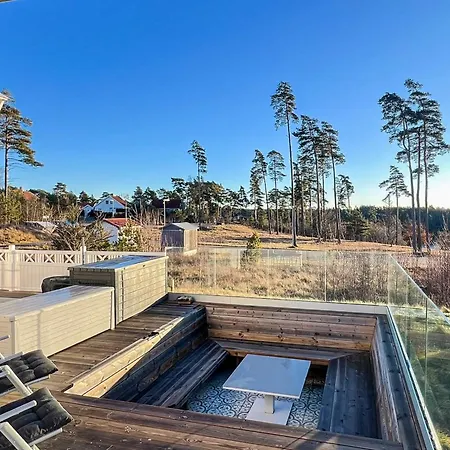 5 Star In Engelsviken, Cleaning Included * Saltnes